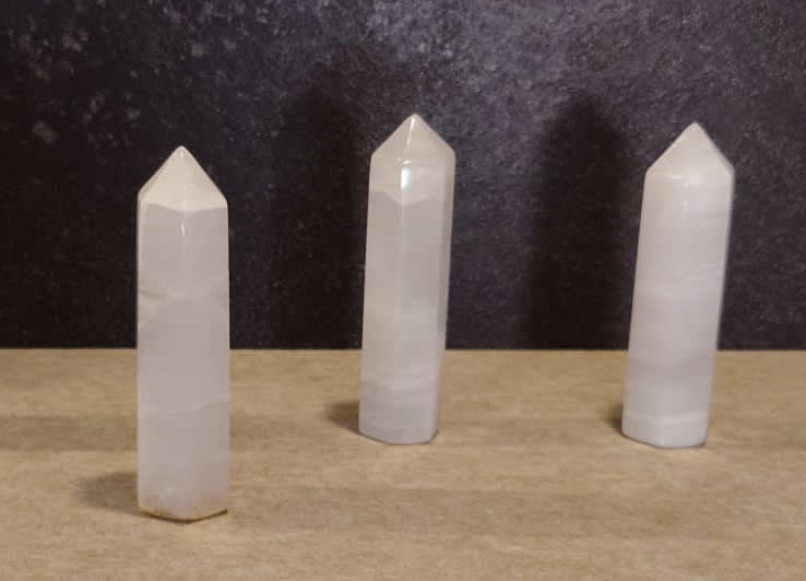 Witte Mangano Calciet Pilaar